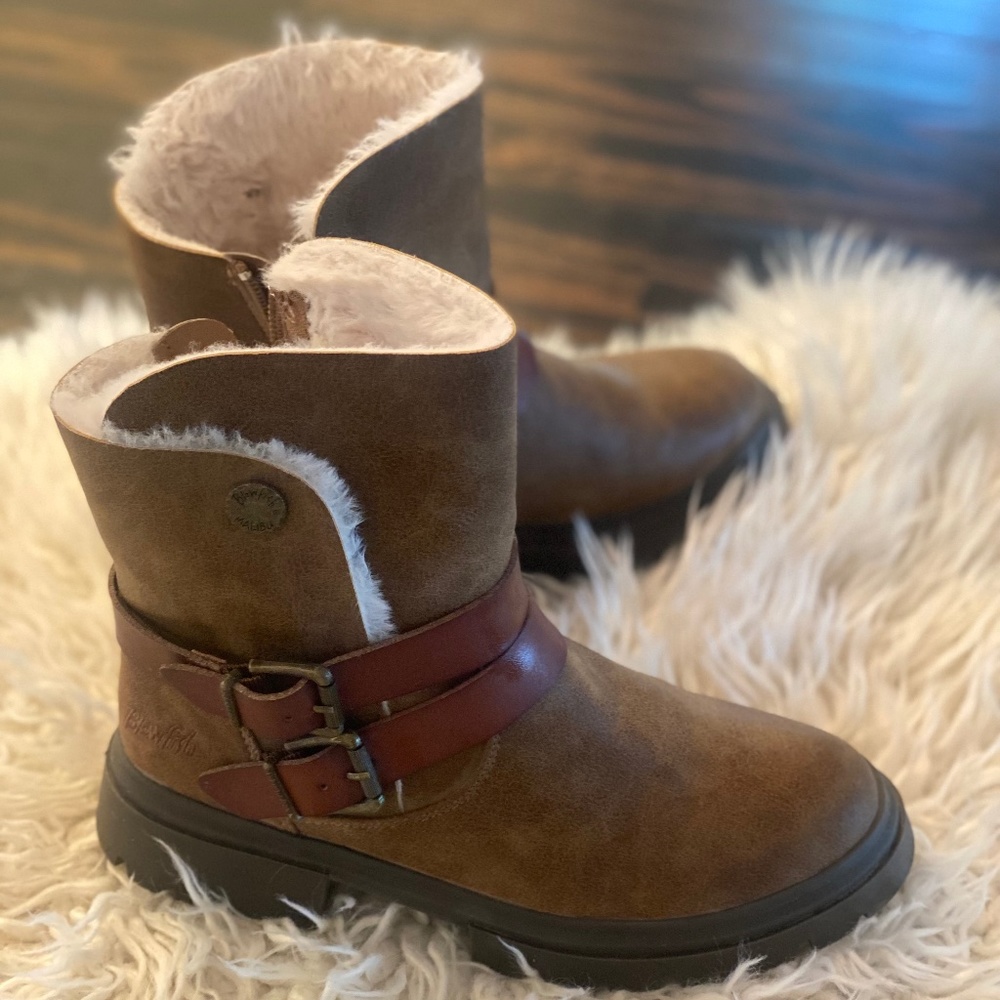 Blowfish fur lined kids boots Size 5